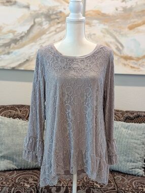 Lace Ruffle Hem Long Sleeve Top - Gray